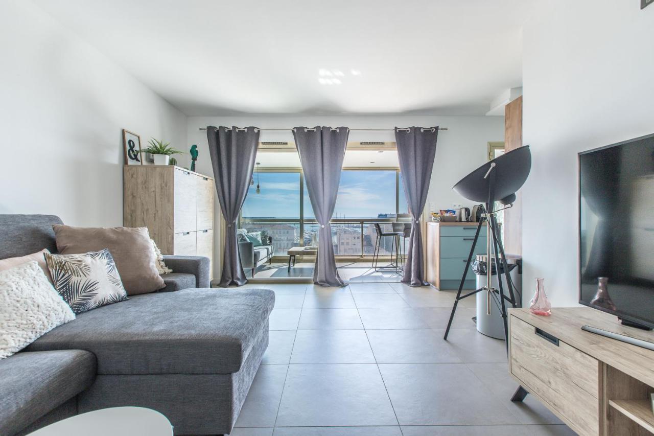 Lb Vacation Rentals I Admire Panoramic Ocean Views Through Walls Of Windows Cannes Exterior foto