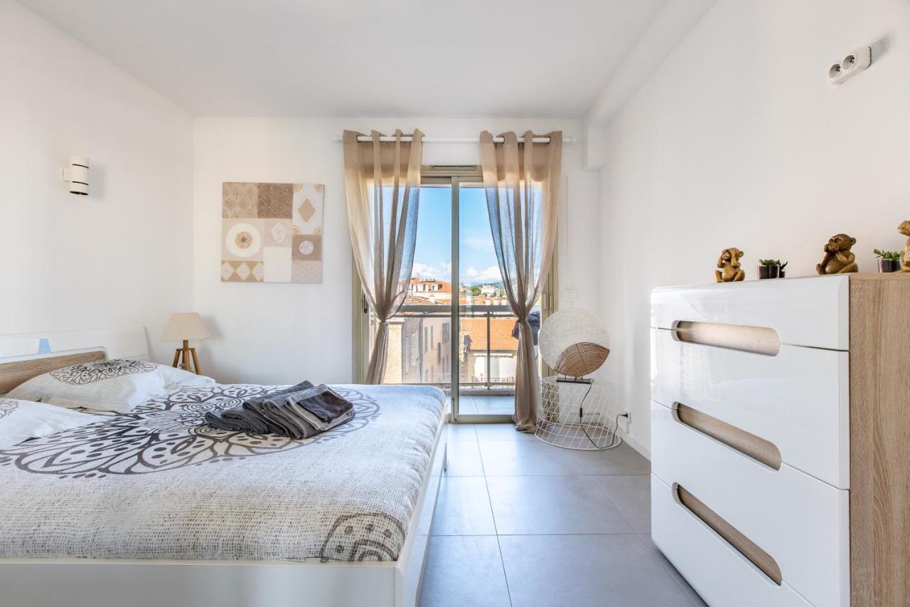 Lb Vacation Rentals I Admire Panoramic Ocean Views Through Walls Of Windows Cannes Exterior foto
