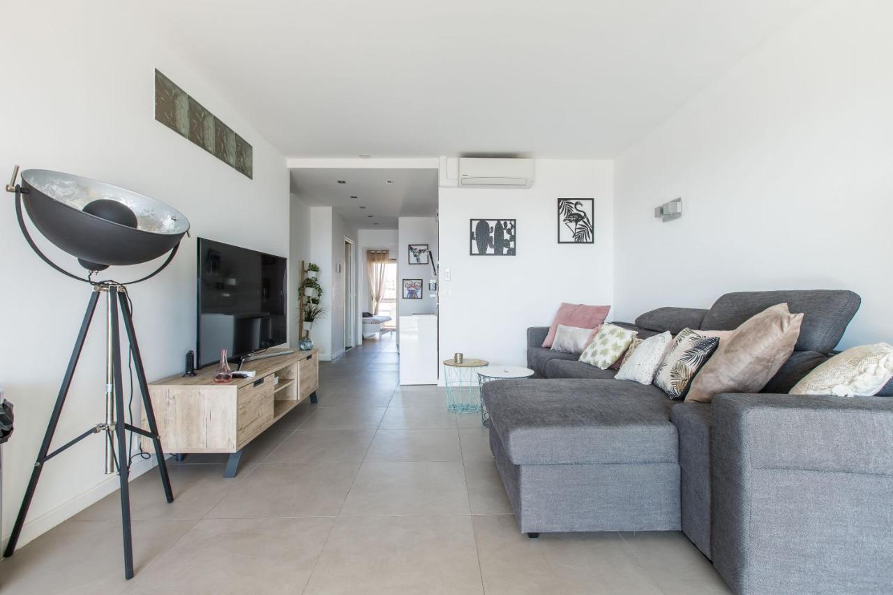 Lb Vacation Rentals I Admire Panoramic Ocean Views Through Walls Of Windows Cannes Exterior foto